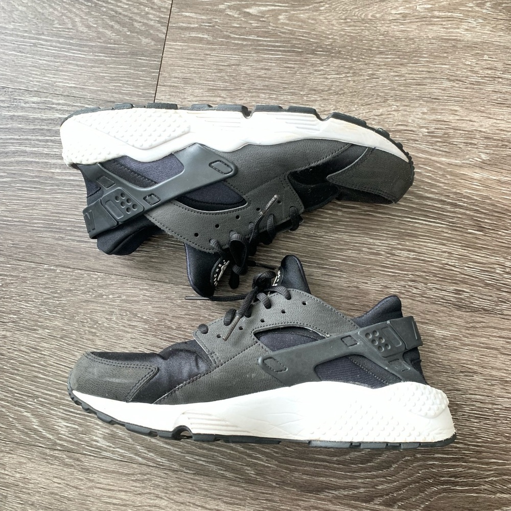 Nike Huraches women’s 10 mens 8.5